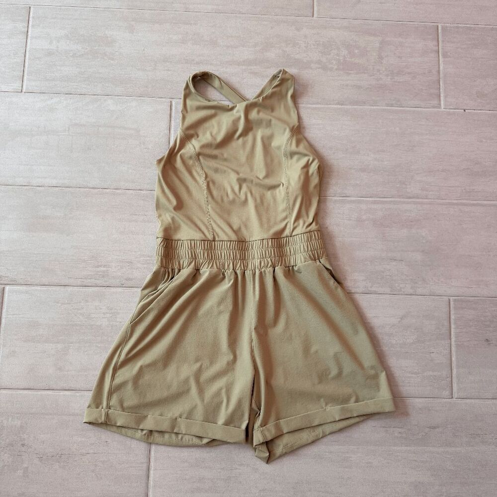 Mono B Running Shortsie Romper Criss-Cross Back Pockets Sleeveless Medium EUC